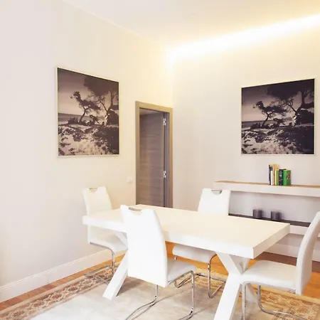 شقة Luxury & Charming Flat ميلان
